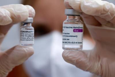 В США разрешили использовать вакцину Pfizer для прививки подростков