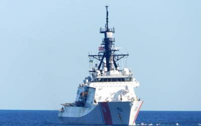 ВМС провели учения с Береговой охраной США