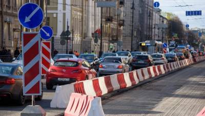Пробки на дорогах Петербурга достигли 8 баллов