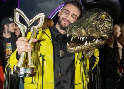 Финал шоу «Маска»: JONY в образе Крокодила перепел и Бадрутдинова, и Эйвазова