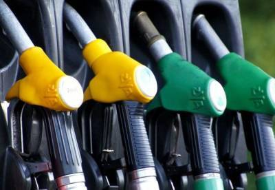 Кабмин ввел декларирование роста цен на бензин