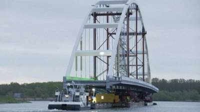 В Нидерландах провели перевозку 200-метрового моста (ВИДЕО)