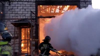 Пожар вспыхнул в цехе по производству угля под Иркутском