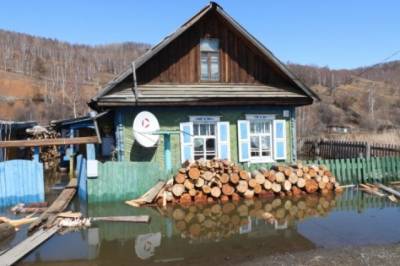 Последствия паводка, затопившего дома, ликвидируют в Хабаровском крае