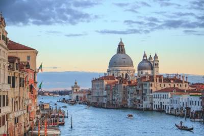 Эксперт спрогнозировал улучшение ситуации с туризмом в Европе осенью