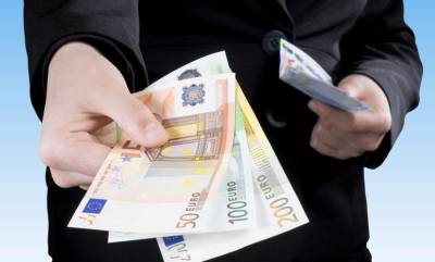 Банк Литвы: ММЗ можно было бы повысить в следующем году на 9,6% до 703 евро