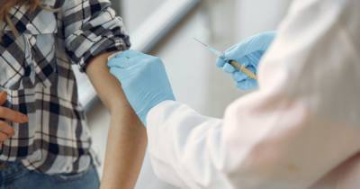 Словакия ограничивает вакцинацию от COVID-19 препаратом AstraZeneca