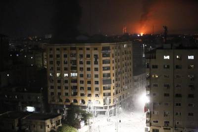 Жители Тель-Авива провели ночь в бомбоубежищах