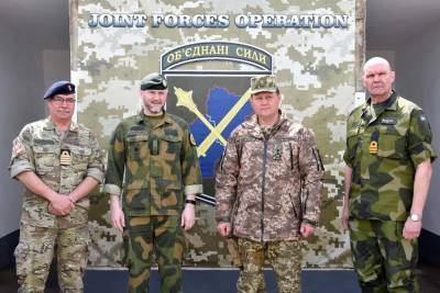 Военные атташе Швеции, Норвегии и Дании посетили позиции ВСУ на линии разграничения в Донбассе