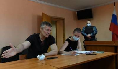 На экс-мэра Екатеринбурга Ройзмана составили протоколы за незаконные акции