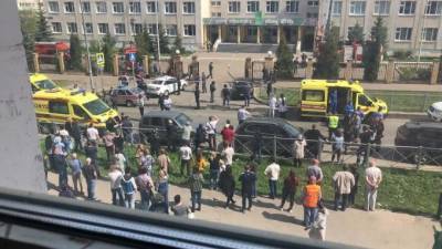 Тела погибших при стрельбе в казанской школе начали выдавать родным