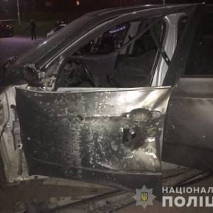 В Ивано-Франковске ночью внедорожник BMW Х5 обстреляли из гранатомета. Фото