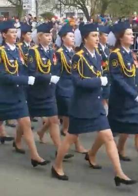 Сотрудница кузбасского ГУФСИН закончила парад босиком