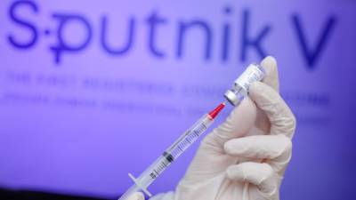 Мишустин прокомментировал ситуацию с вакцинацией россиян от коронавируса