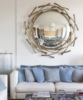 Зеркало над диваном: 15+ стильных примеров