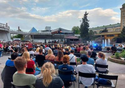 В Праге состоялся экспериментальный концерт на 2000 зрителей
