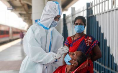 В Индии зафиксировали новый антирекорд суточной смертности из-за коронавируса