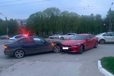 На Московском шоссе в Рязани в ДТП пострадали водители Kia и BMW