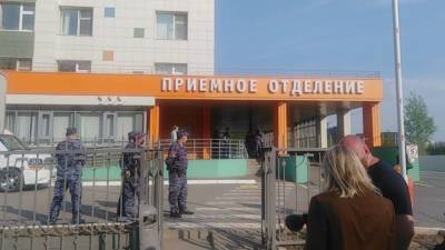 Количество госпитализированных после стрельбы в школе в Казани возросло до 23