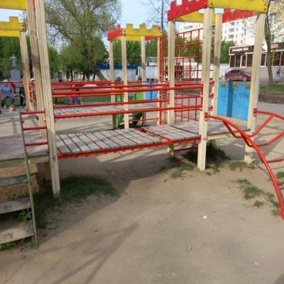 На Южном Урале ребенок получил травмы на детской площадке в парке