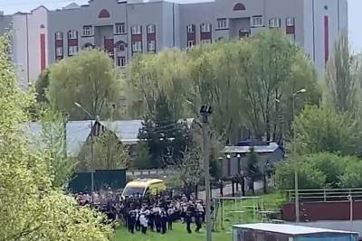 Восьмерых пострадавших при стрельбе в казанской гимназии планируют отправить в Москву