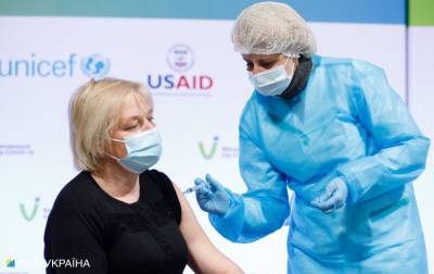 Минздрав о COVID-вакцинации 50% украинцев до 24 августа: потенциально можем выполнить