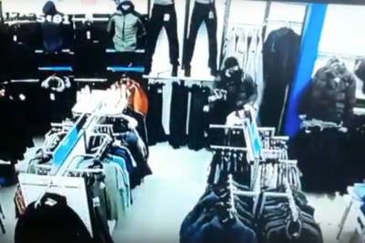 Петербуржец «примерял» слишком много одежды в Твери, возбуждено уголовное дело