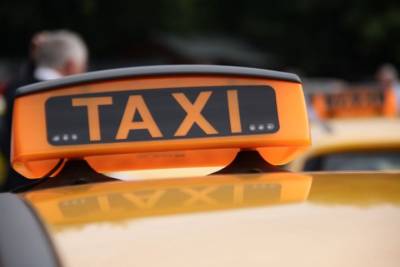 Поездка в московском такси обошлась пассажиру в 400 тысяч рублей