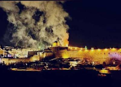 На Храмовой горе в Израиле после ракетного обстрела вспыхнул пожар
