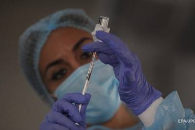 Словакия остановила использование COVID-вакцины AstraZeneca