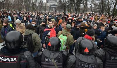 Многодетную мать из Петрозаводска оштрафовали за репост записи о митинге Навального