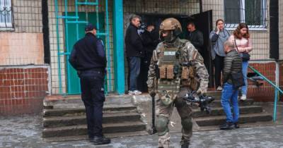 Спецназ со штурмом задержал мужчину, который угрожал взорвать жилой дом в Днепре (фото)