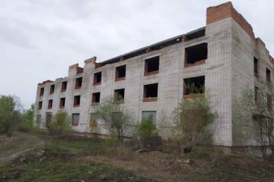 В Хабаровске ребенок упал с третьего этажа заброшенного здания
