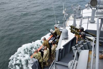 Киев заявил о готовности применить силу против ВМФ России
