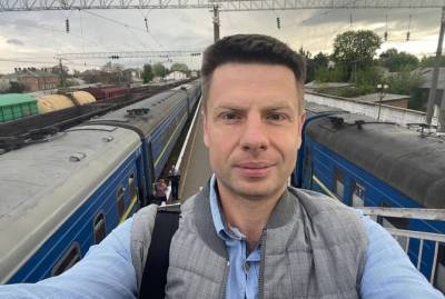 Депутат Гончаренко сообщил, что полиция нашла ограбивших его в поезде преступников