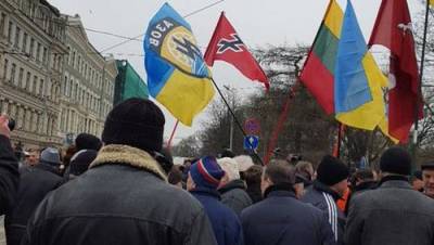 Немцы обеспокоены проходящими на Украине нацистскими маршами