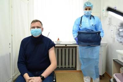 Вакцинация в Украине: записавшиеся через "Дію" получат прививки на выходных вне очереди