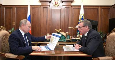 Путин обсудил с омским губернатором нацпроекты и ситуацию в регионе