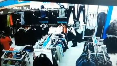Петербуржец попался на краже одежды из спортивного магазина в Твери