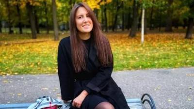 Закрывала своим телом детей: коллеги и родные рассказали об убитой учительнице в Казани