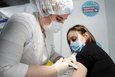 В России полностью вакцинировались от коронавируса почти 10 млн человек