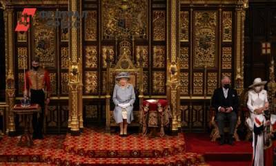 Королеву Елизавету поймали на плаче по принцу Филиппу на открытии парламента