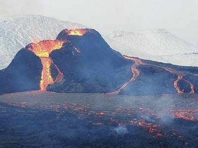 В Исландии продают действующий вулкан: подробности
