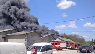 Масштабный пожар в Ивано-Франковске, пылают сотни квадратных метров: кадры с места ЧП