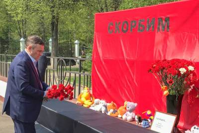 Глава Марий Эл побывал у мемориала памяти погибших в Казани