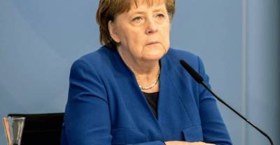 Меркель заявила, что ошеломлена трагедией в Казани