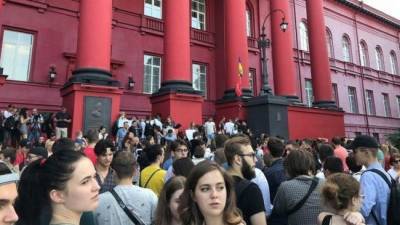 Студенты главного вуза Украины любят Россию и ненавидят Евромайдан
