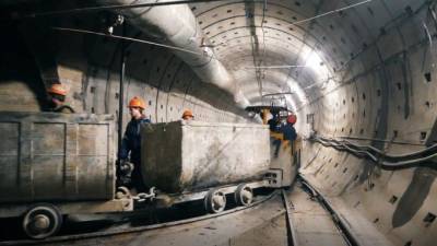 Губернатор заявил, что строить петербургское метро должна одна компания