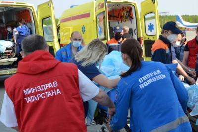 В Москве встретили самолет с пострадавшими в казанской гимназии