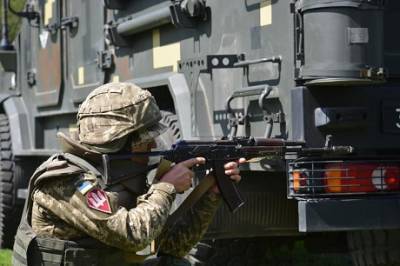 Десантники ВСУ совершенствуют навыки боевых стрельб в зоне ООС (ФОТО)